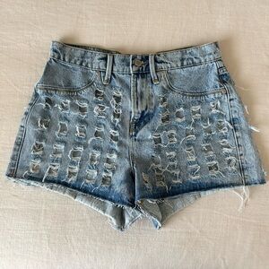 Good American Distressed Jean Shorts Women’s Size 2 / 26​